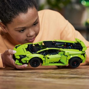  LEGO 42161 Technic Lamborghini Huracán Tecnica (806 Parça)