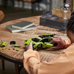  LEGO 42161 Technic Lamborghini Huracán Tecnica (806 Parça)