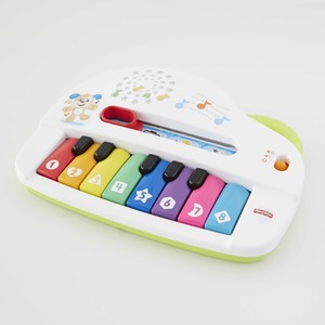  MATTEL GTW20 Fisher-Price Eğlen ve Öğren Işıklı ve Eğlenceli Oyuncak Piyano, Türkçe, Işıklar, Gerçek Müzik Notaları ve Eğitici Ş